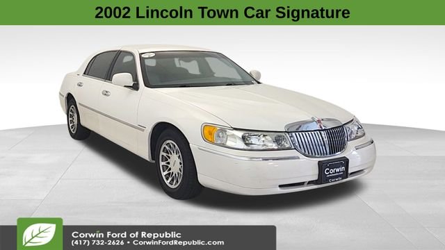 2002 Lincoln Town Car Signature
