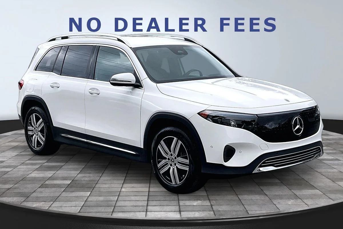 Used 2024  Mercedes-Benz 4MATIC® image 3