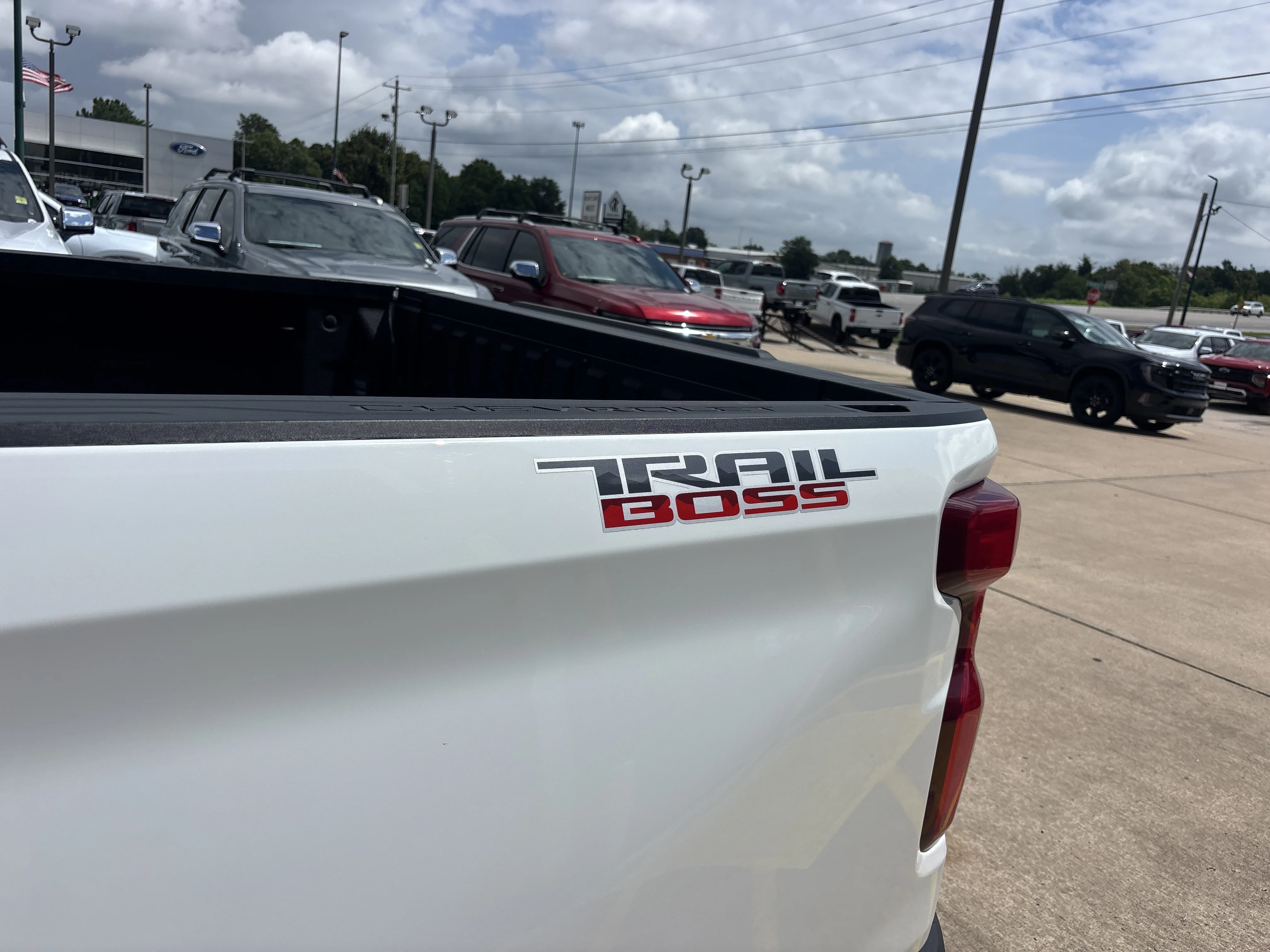 Used 2025 Summit White Chevrolet LT Trail Boss image 15