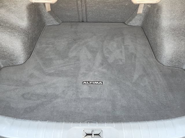 Used 2025 Gray Nissan SV image 32