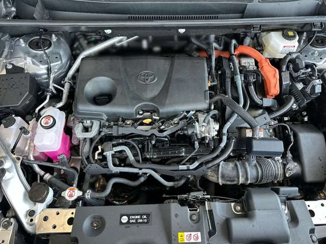 Used 2024 Silver Toyota XLE Premium image 29