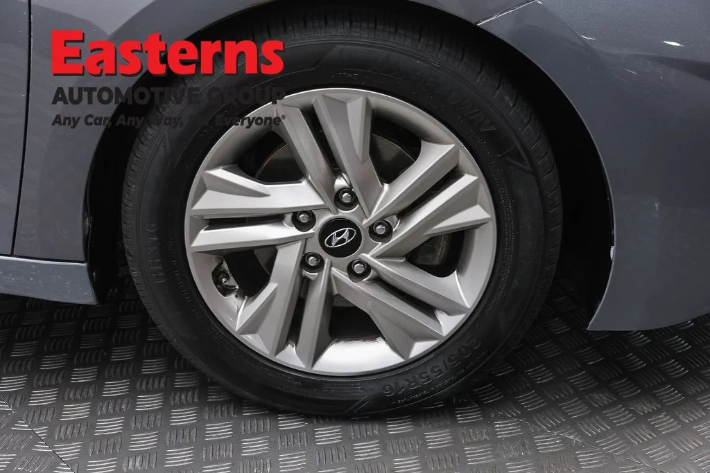 Used 2019 Gray Hyundai Value Edition image 31