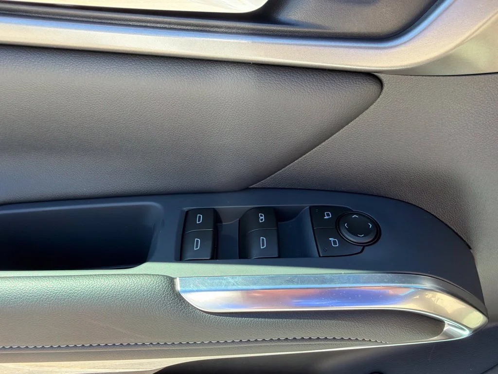 New 2027 Summit White Chevrolet LT image 11