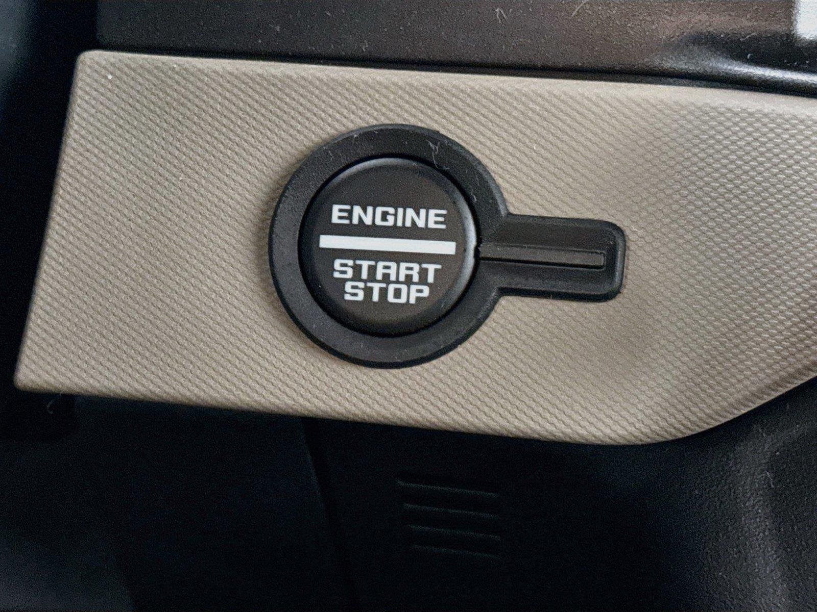 Used 2022 Eruption Green Metallic Ford Wildtrak image 21