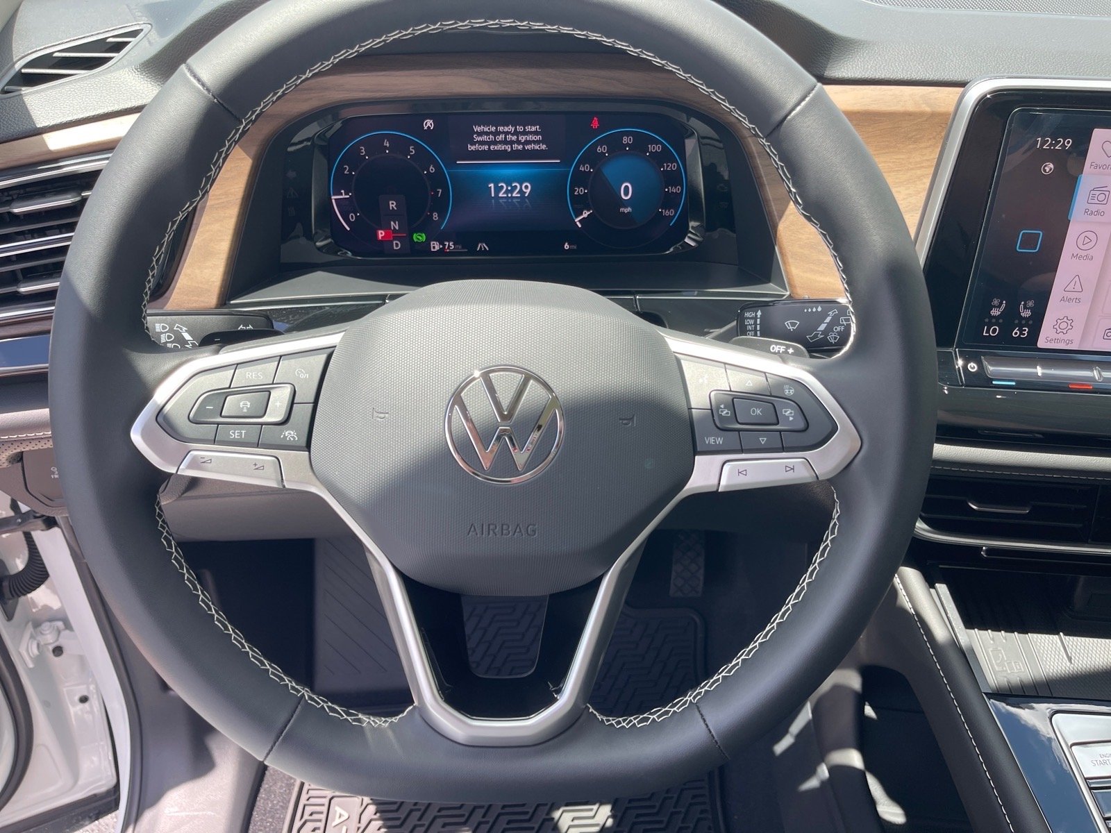 New 2026 Opal White Pearl Volkswagen SE image 7