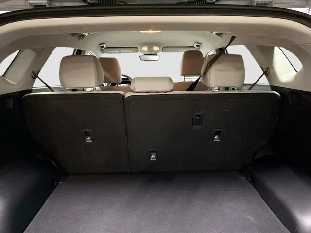 Used 2020  Hyundai Sport image 24