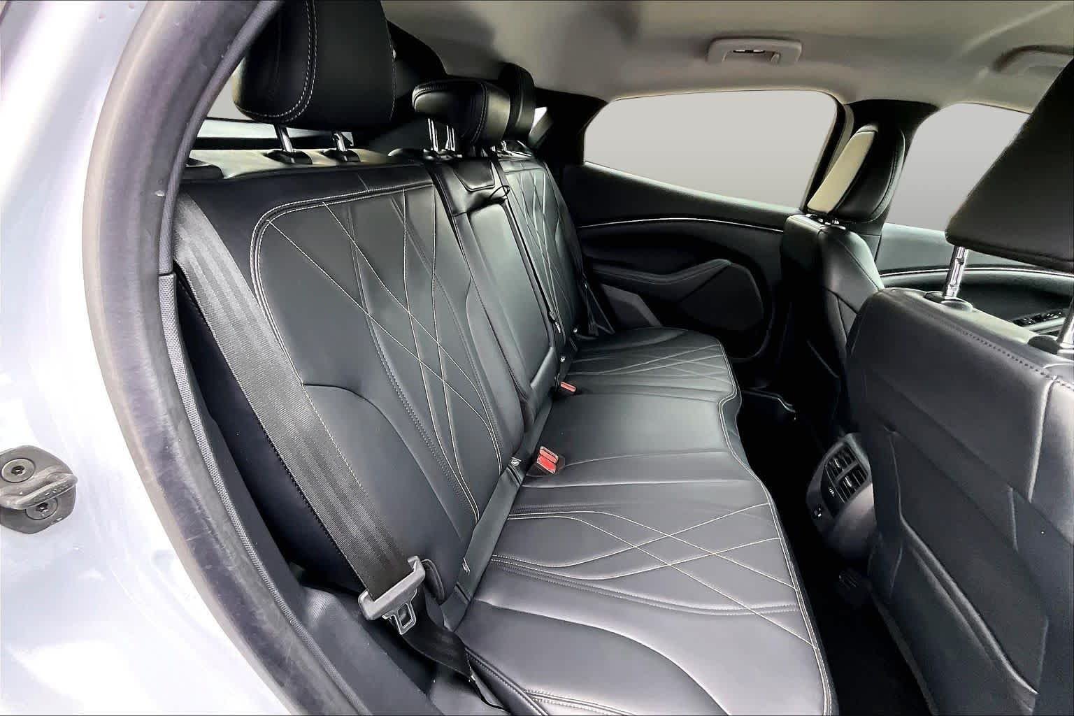 Used 2023 Space White Metallic Ford Select image 19