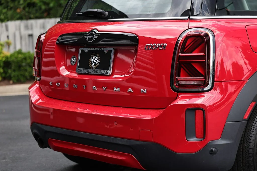 Used 2022 Chili Red MINI Signature image 9
