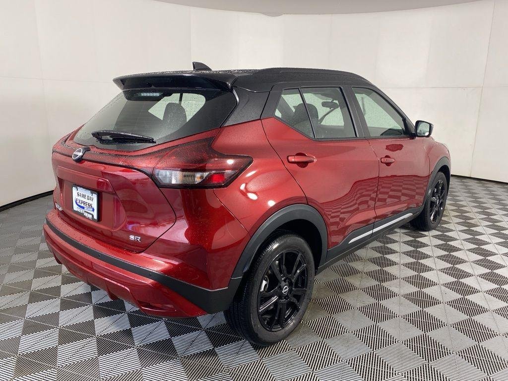 Used 2024 Super Black Nissan SR image 3