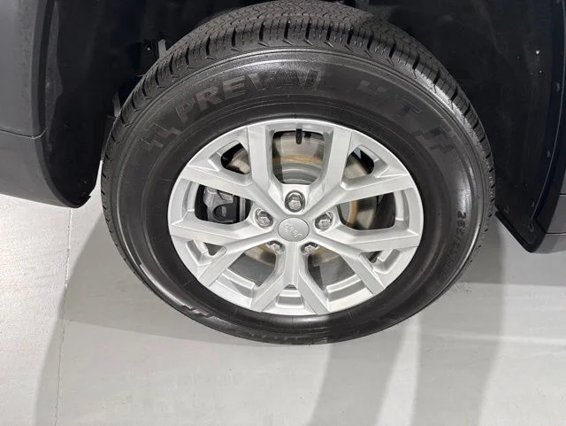 Used 2023 White Jeep Limited image 13