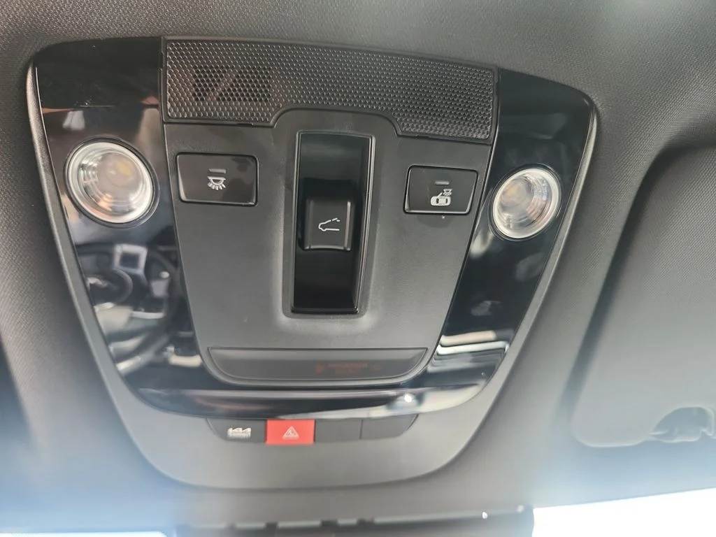 Used 2024 Black Kia X-Line image 25
