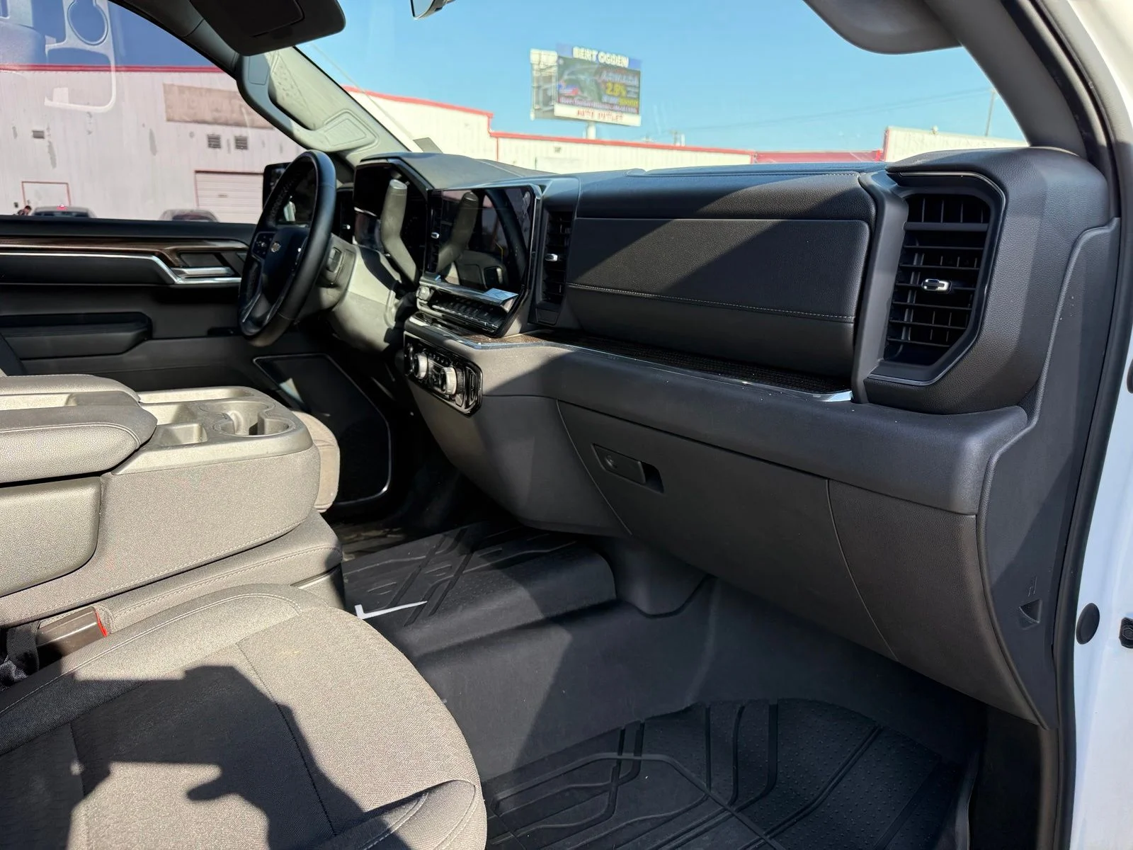Used 2024 White Chevrolet LT image 21
