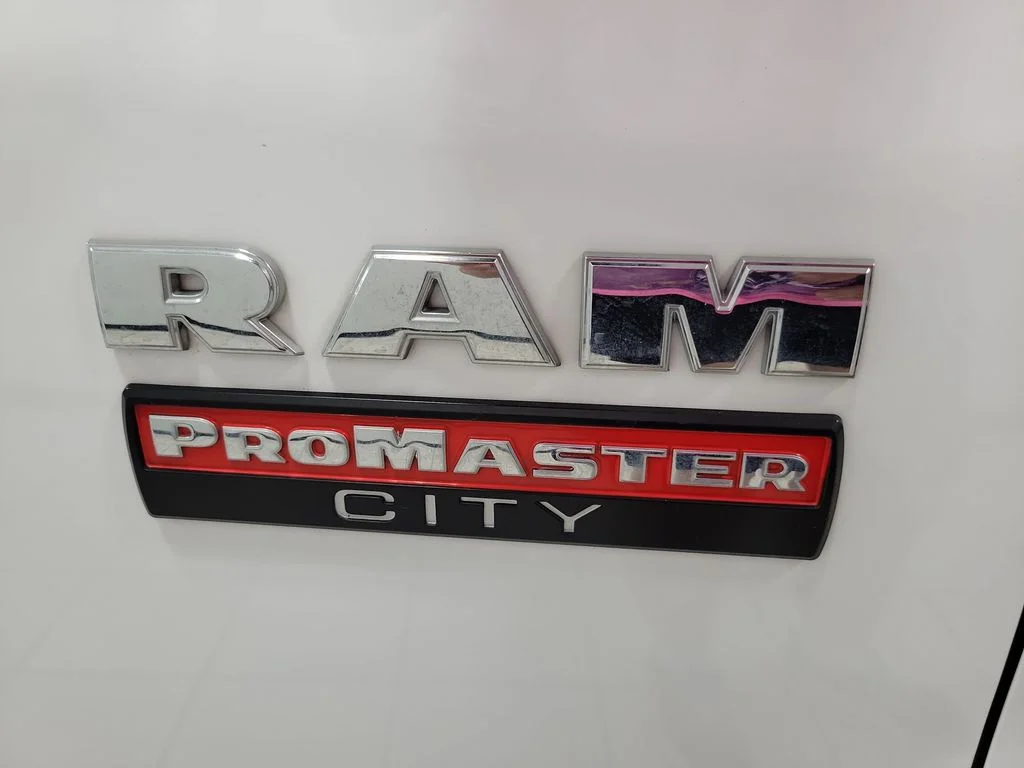 Used 2022 White Ram Base image 15