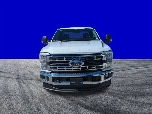 New 2026 Oxford White Ford F-250® XLT image 9