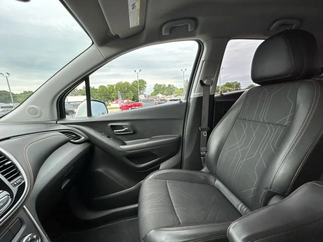 Used 2020 White Chevrolet LT image 42