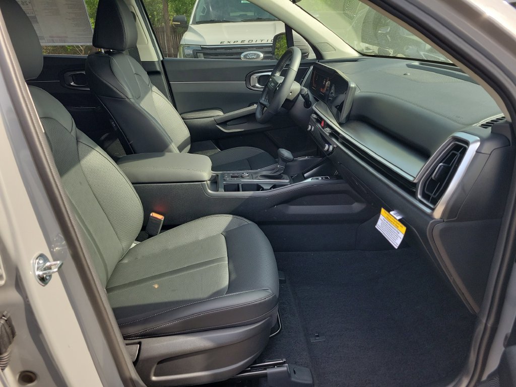New 2026 Wolf Gray Kia S image 7