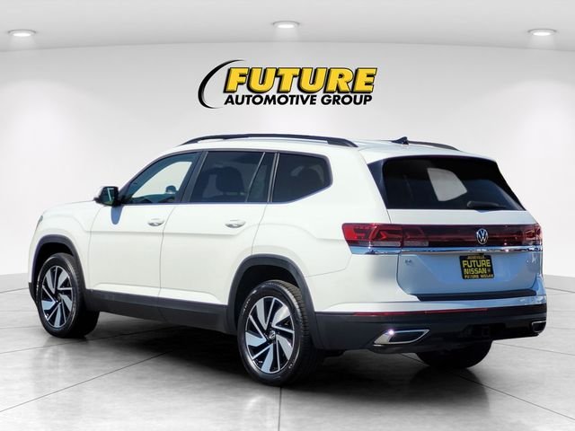 Used 2025 White Volkswagen 2.0T SE w/Technology image 7