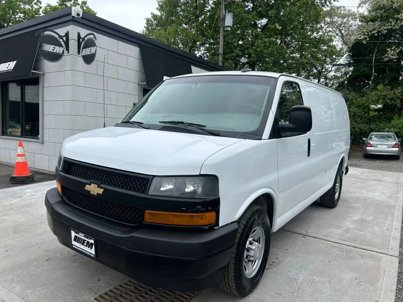 2020 Chevrolet Express's photo