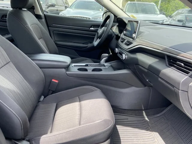 2025 Nissan Altima SV - Photo 26