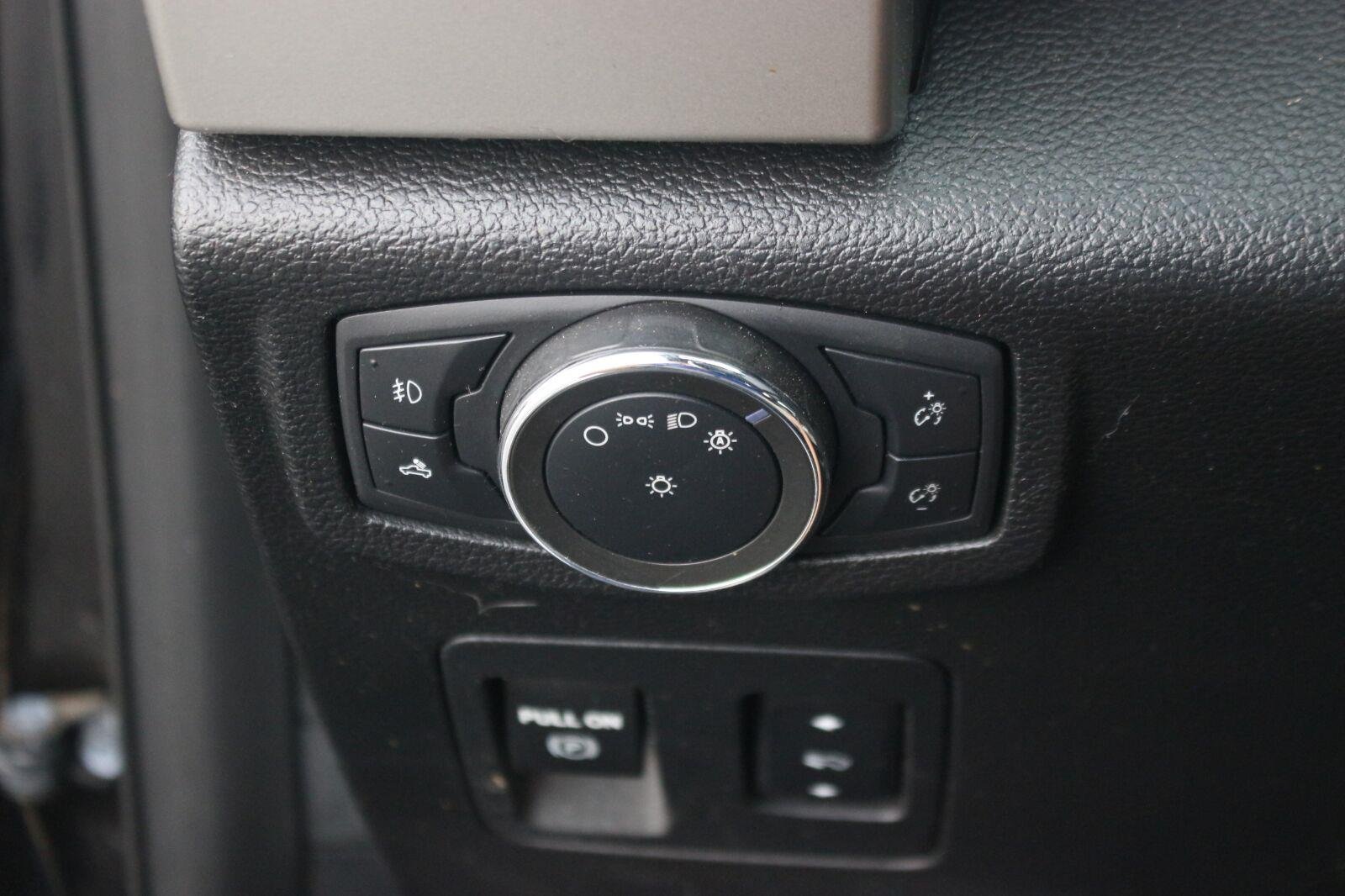 Used 2020 Black Ford XL image 33