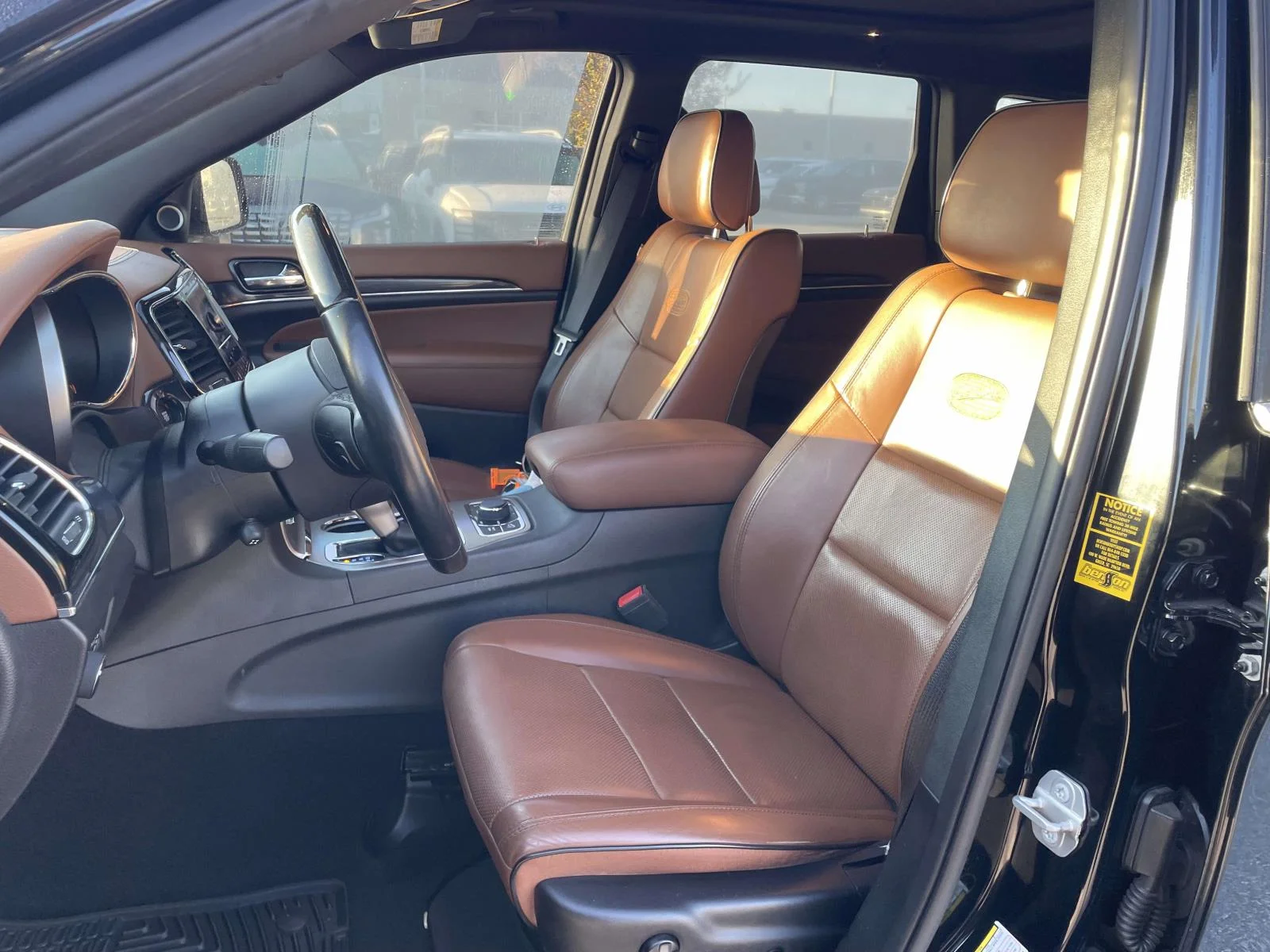 Used 2020 Diamond Black Crystal Pearlcoat Jeep Overland image 8