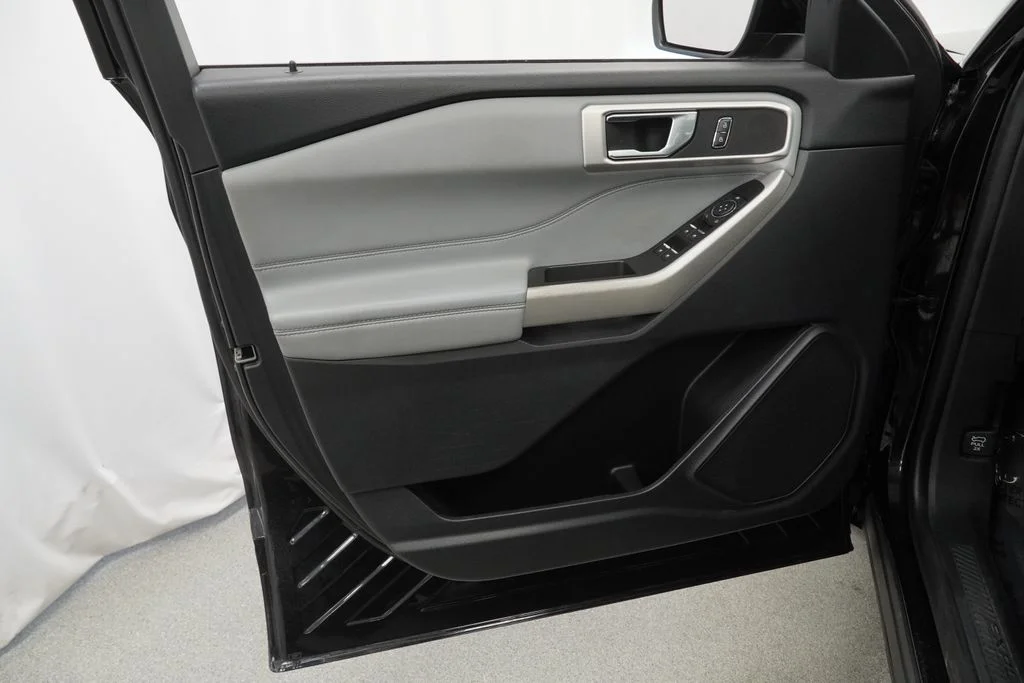 Used 2022 Black Ford XLT image 45