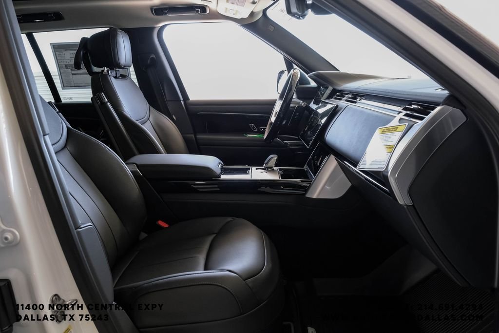 New 2026 Fuji White Land Rover SE image 34