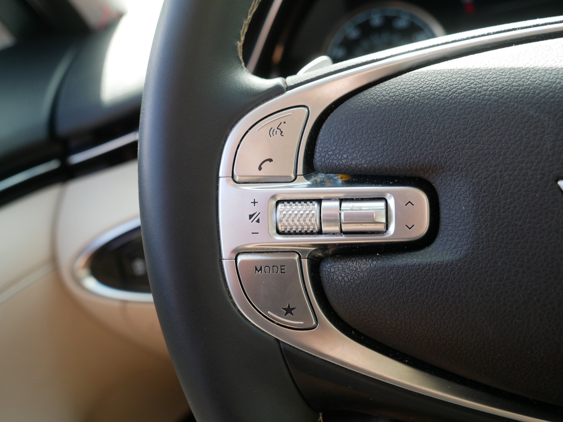 2022 GENESIS GV70 Standard - Photo 28