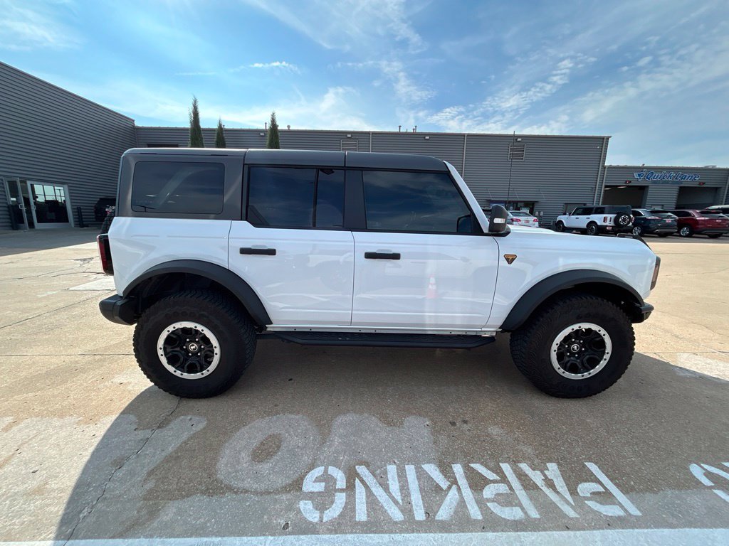 Used 2023 Oxford White Ford Badlands image 5