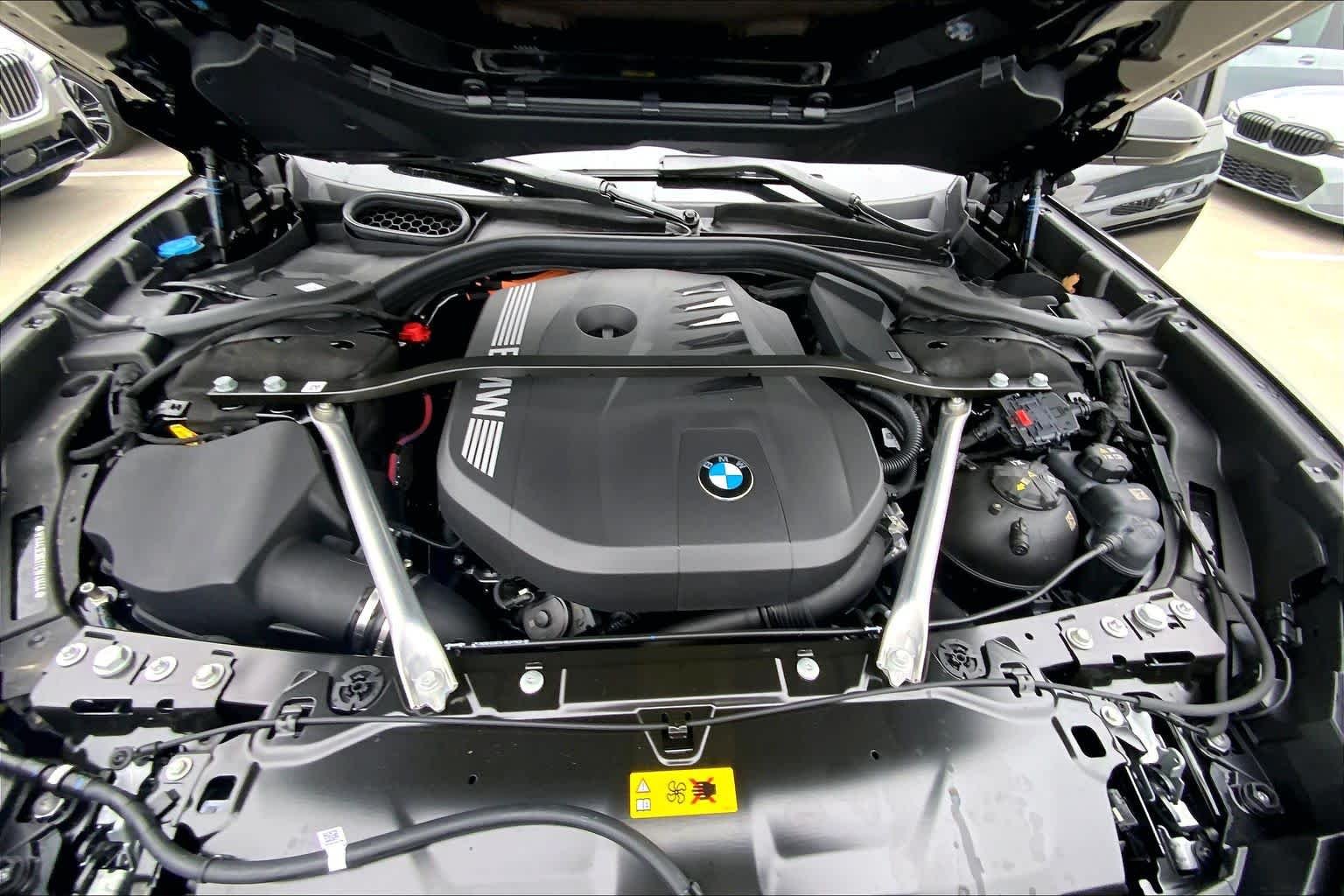 Used 2026 Black Sapphire Metallic BMW 750e xDrive image 16
