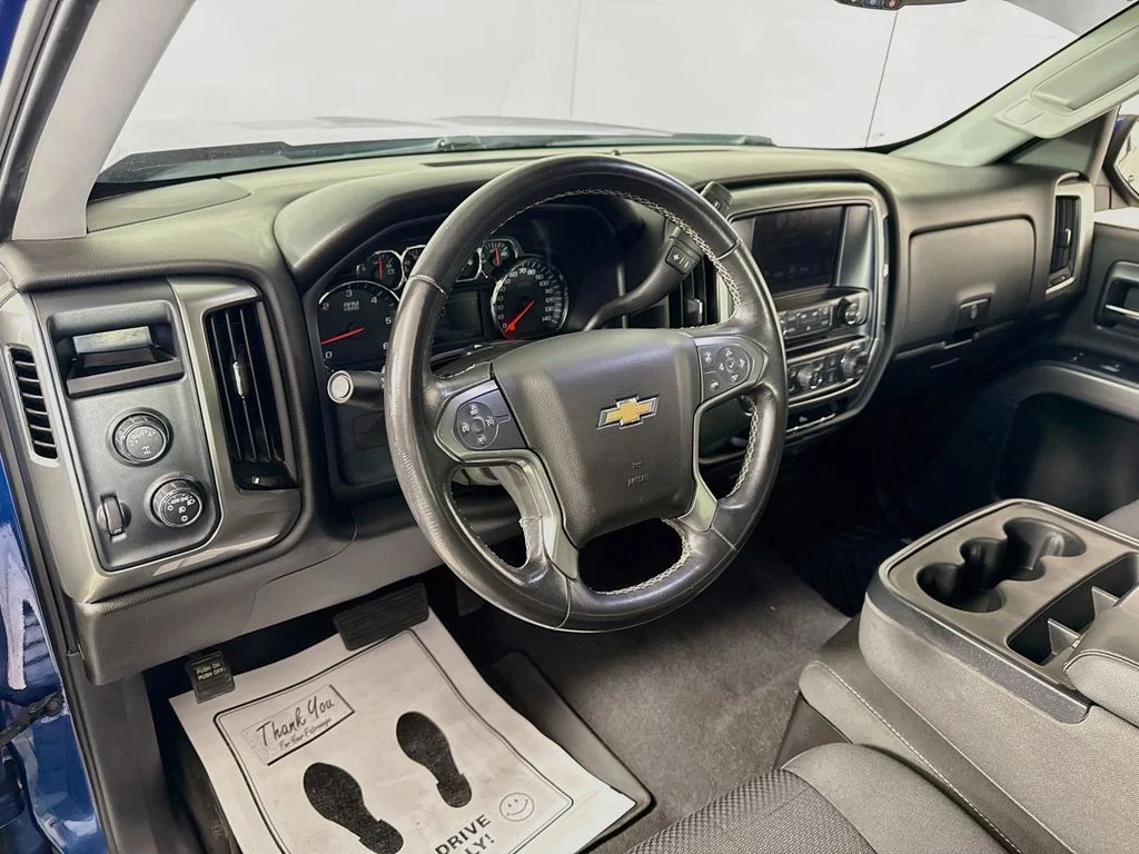 Used 2018 Deep Ocean Blue Metallic Chevrolet LT image 14