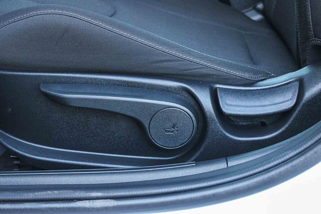 Certified Used 2025 White Hyundai SE image 22