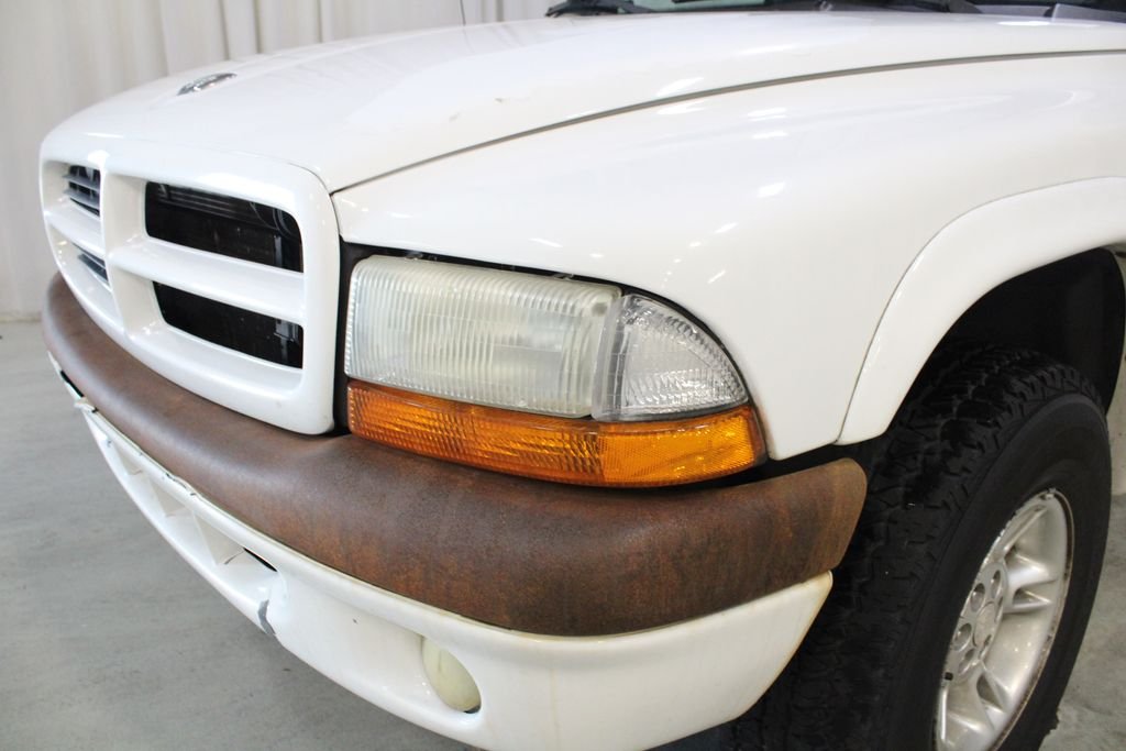 Used 2000 White Dodge Sport image 28