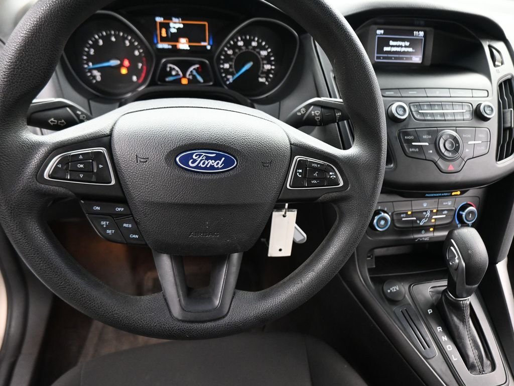 Used 2018 Gold Ford SE image 39