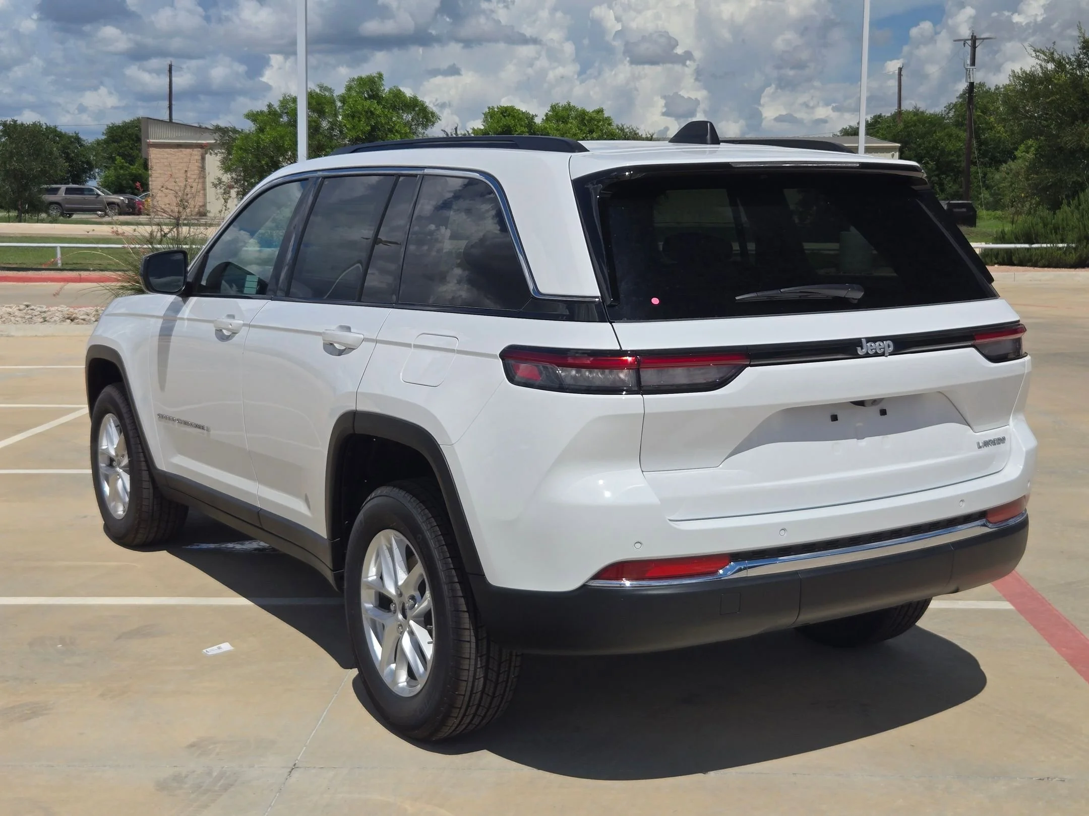 New 2026 Bright White Clearcoat Jeep Laredo X image 5