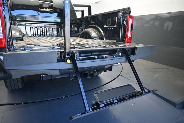 New 2026 Agate Black Metallic Ford F-250® King Ranch® image 38