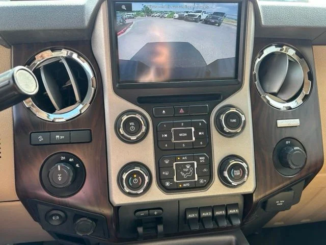 Used 2015  Ford Lariat image 30