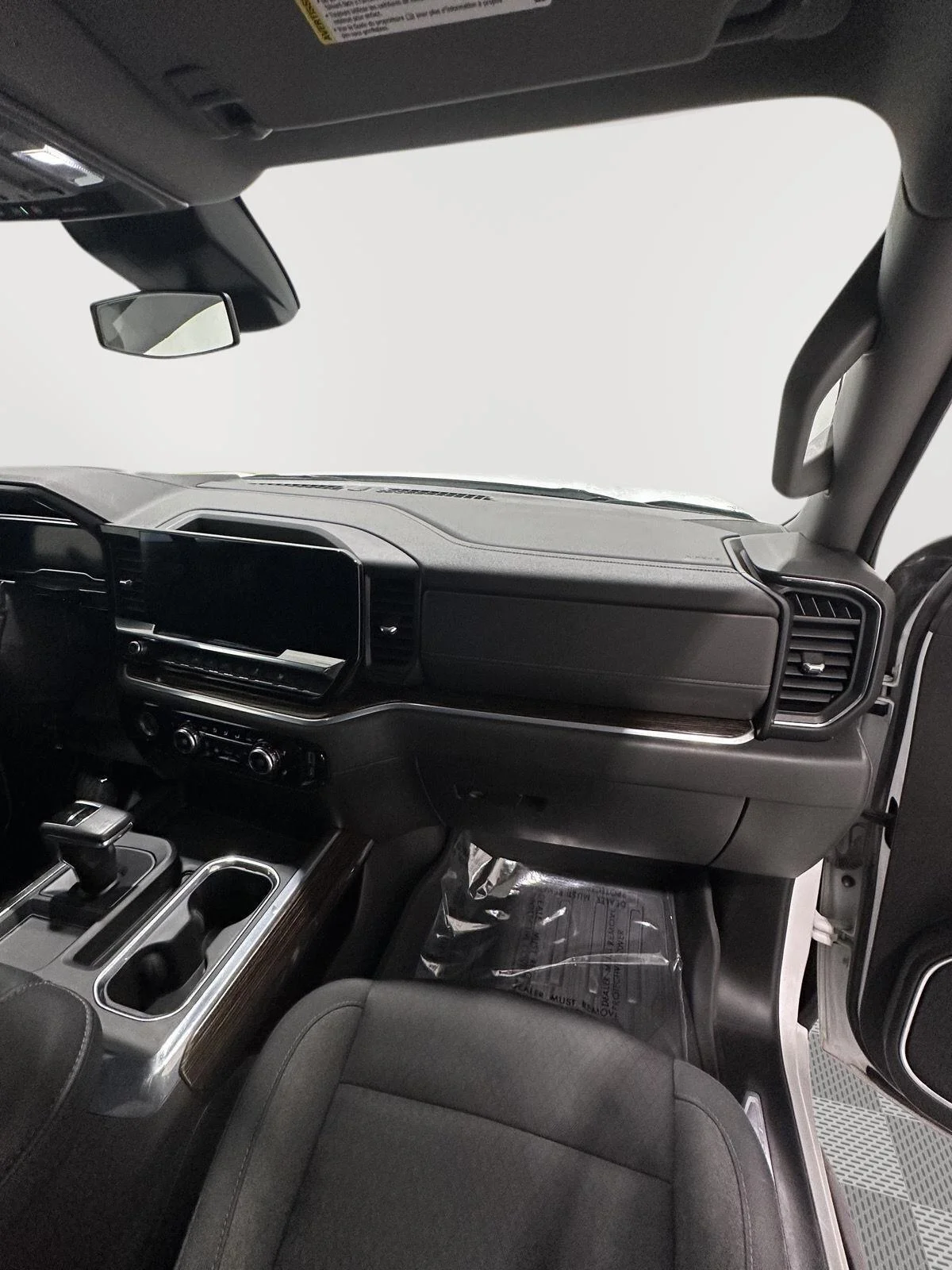 Used 2022 Summit White GMC Elevation image 27