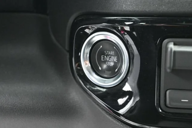 Used 2026 Summit White GMC SLT image 19