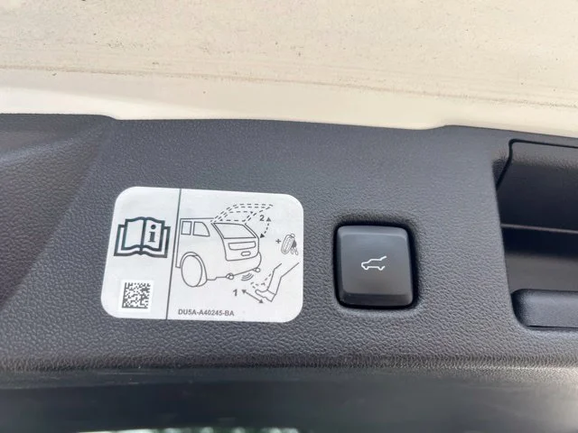 Used 2020 White Ford SEL image 33