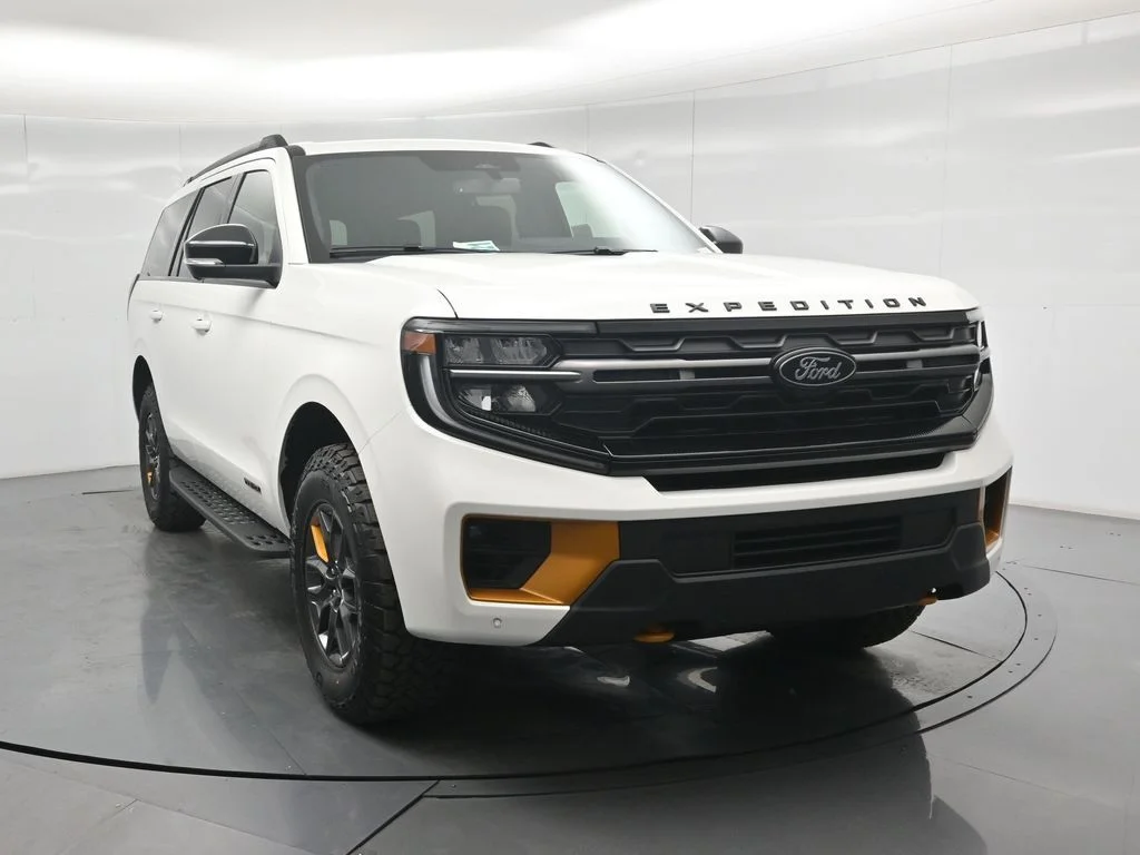 New 2026 Star White Metallic Tri-Coat Ford Tremor image 23