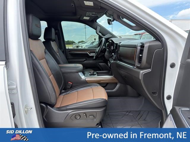 Used 2024 Summit White Chevrolet High Country image 17