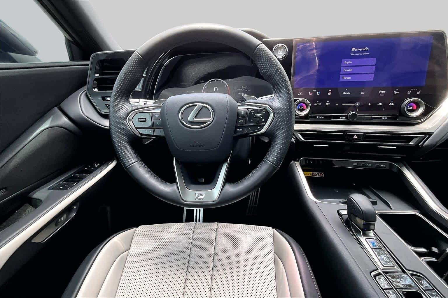 Used 2026 Wind Chill Pearl Lexus F SPORT Handling image 6