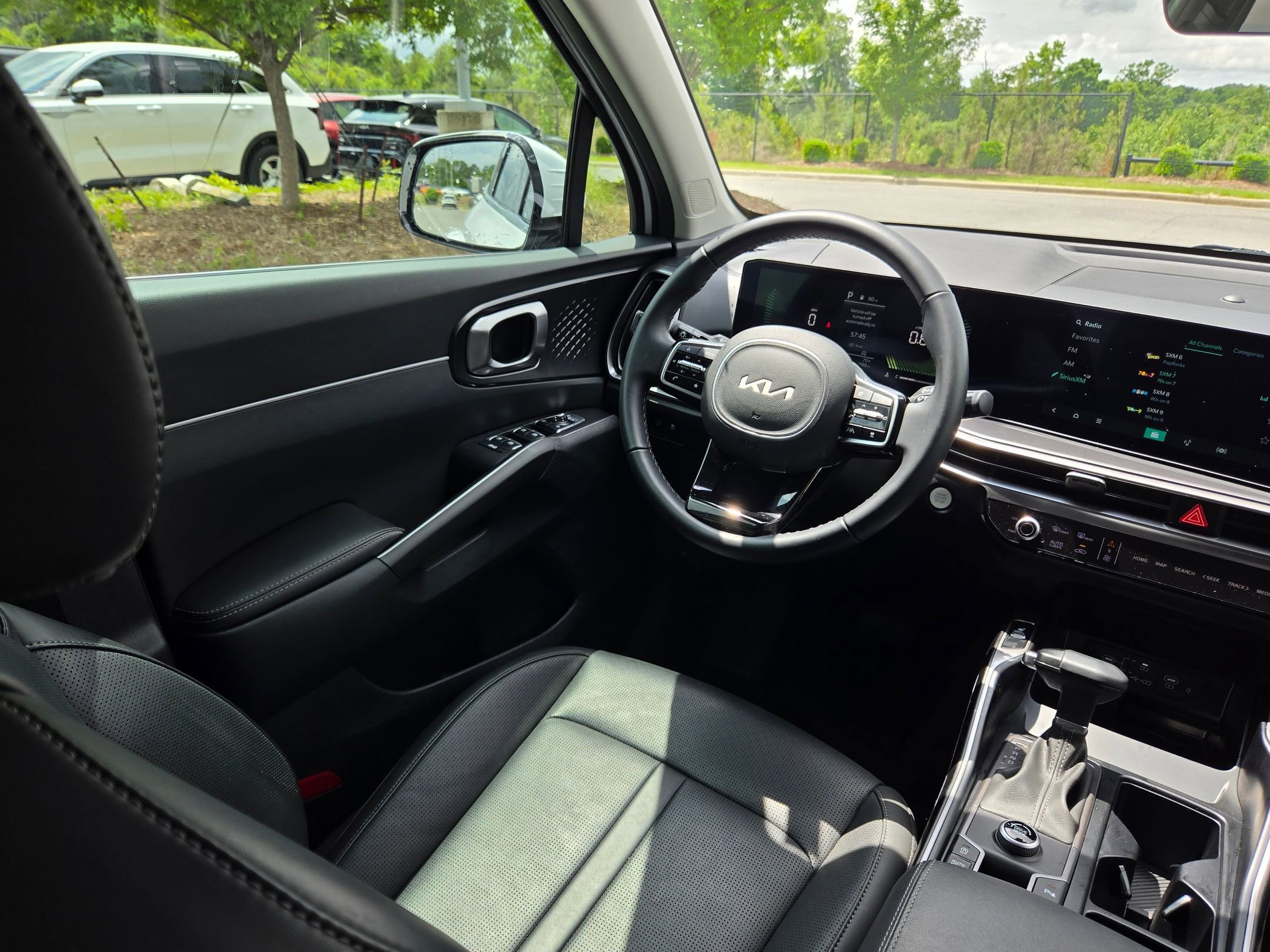 Used 2025 Glacial White Pearl Kia EX image 9