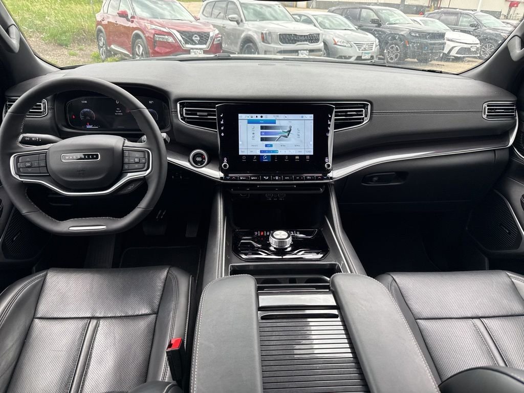 Used 2024 Black Jeep Base image 13