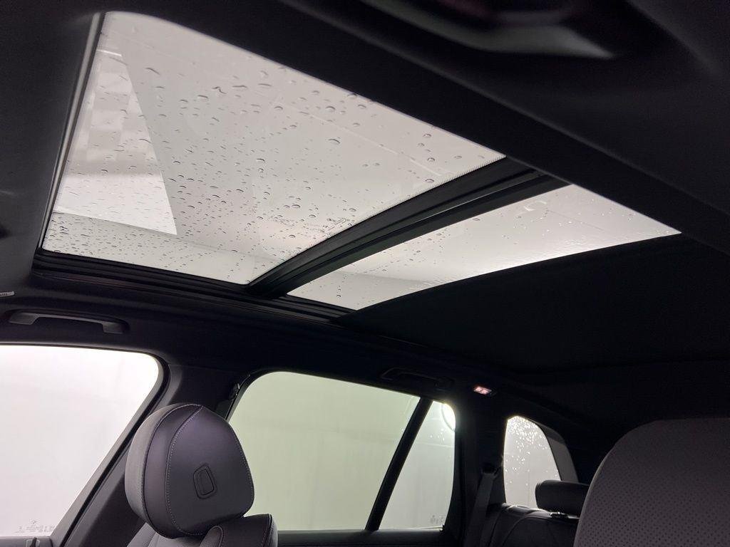 New 2026 Skyscraper Grey Metallic BMW xDrive40i image 9