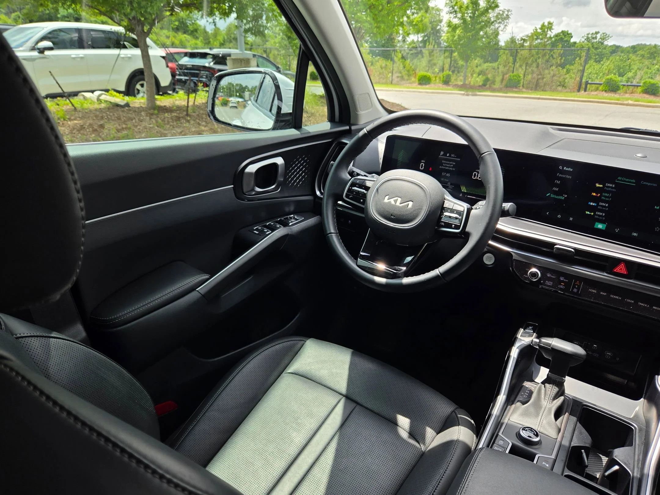 Used 2025 Glacial White Pearl Kia EX image 9