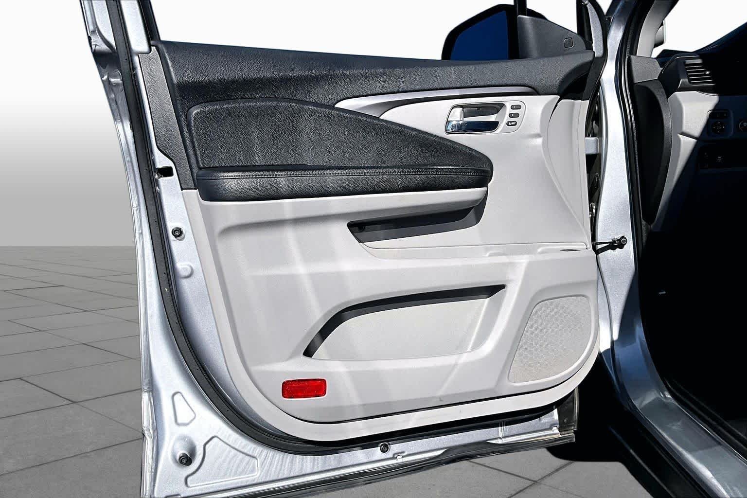 Used 2021 Lunar Silver Metallic Honda Special Edition image 24