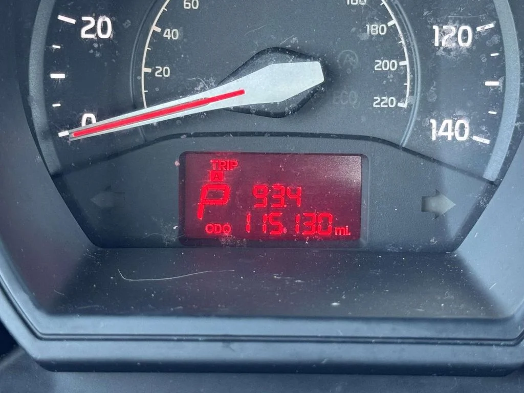 Used 2015 Silver Kia LX image 25