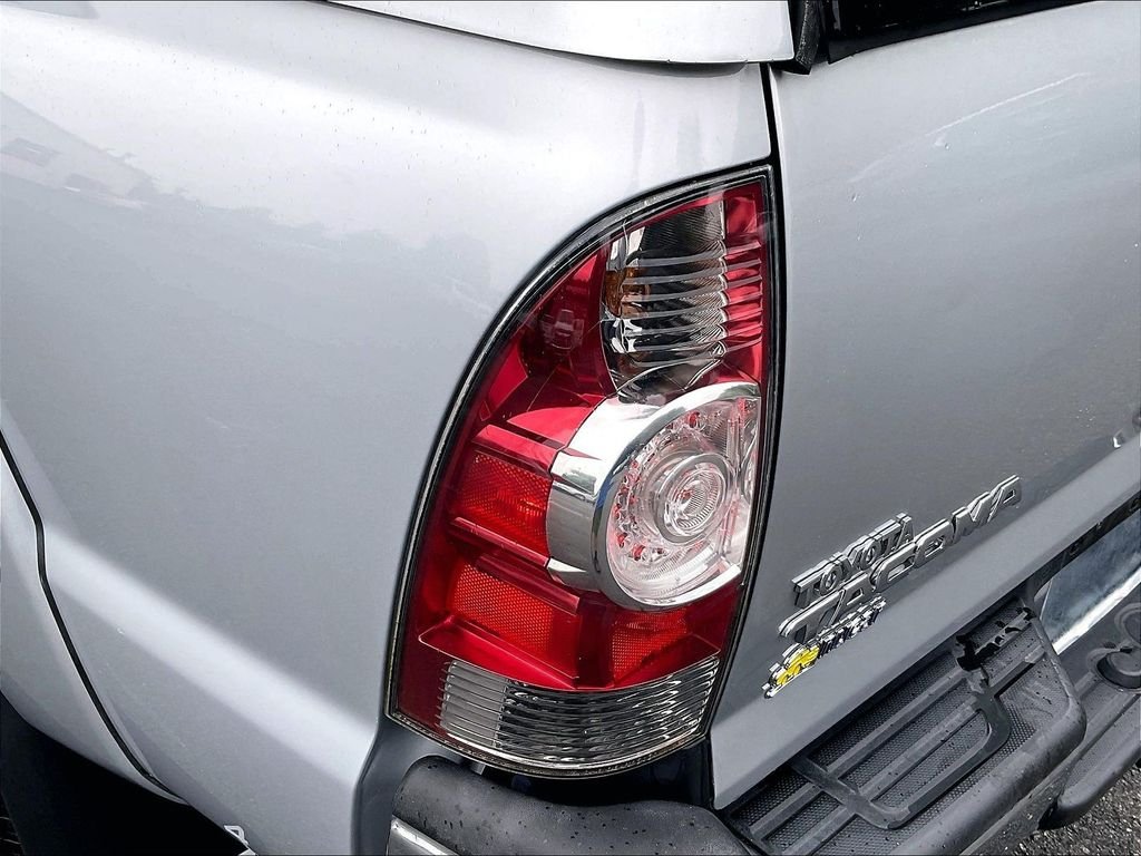 Used 2012 Silver Toyota Base image 31